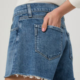 Dylan Short W/ Raw Hem Dancing Queen Mid Indigo