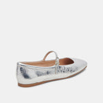 Reyes Flat Silver Distressed Leather