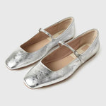 Reyes Flat Silver Distressed Leather