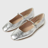 Reyes Flat Silver Distressed Leather