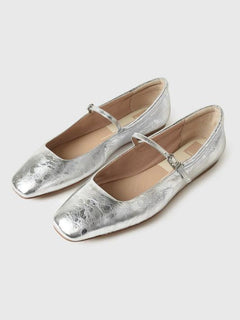 Reyes Flat Silver Distressed Leather