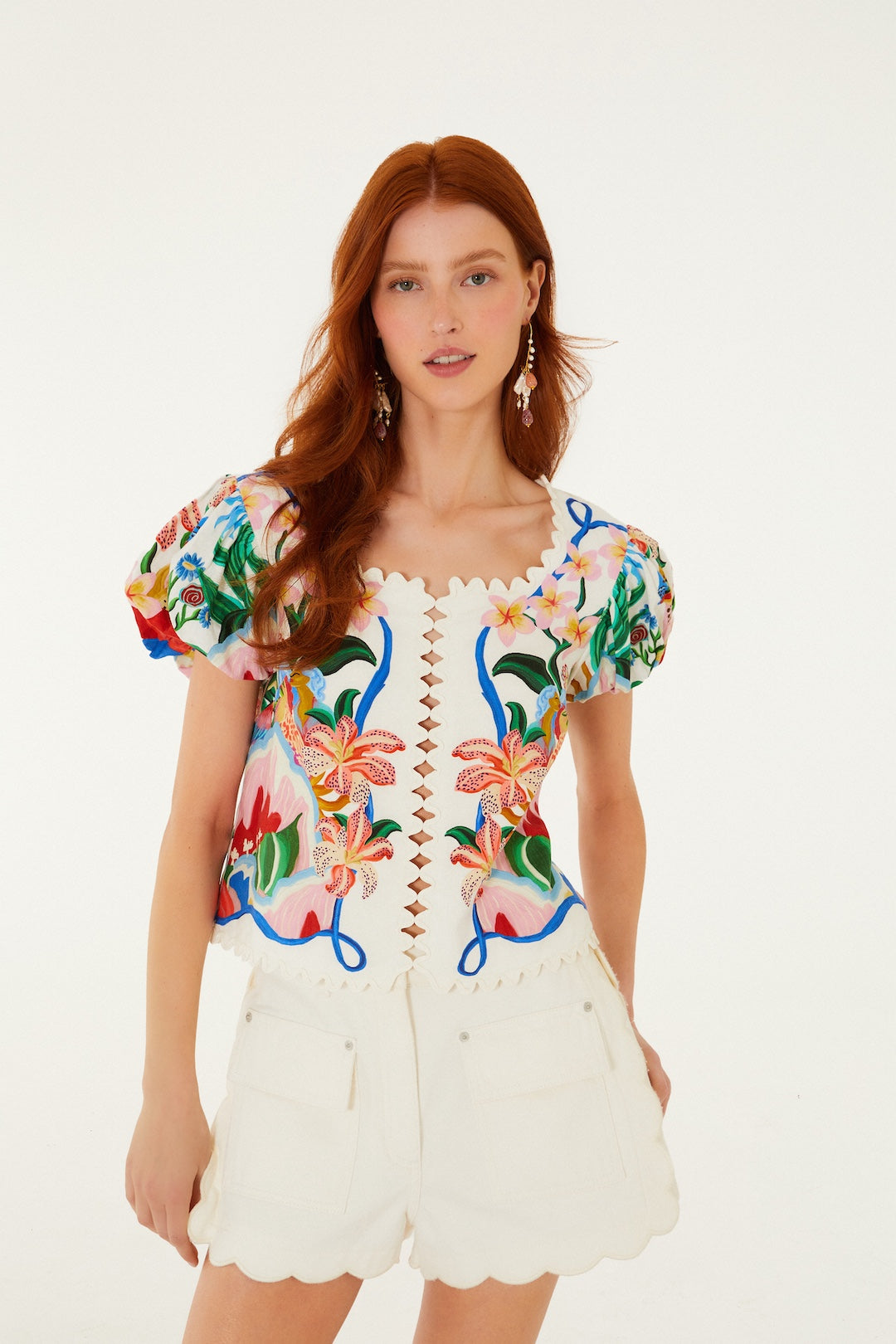WHITE CANVAS SCALLOPED SHORTS