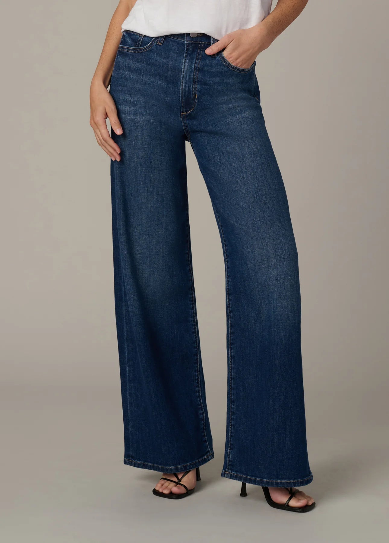 The Mia Petite Dedication