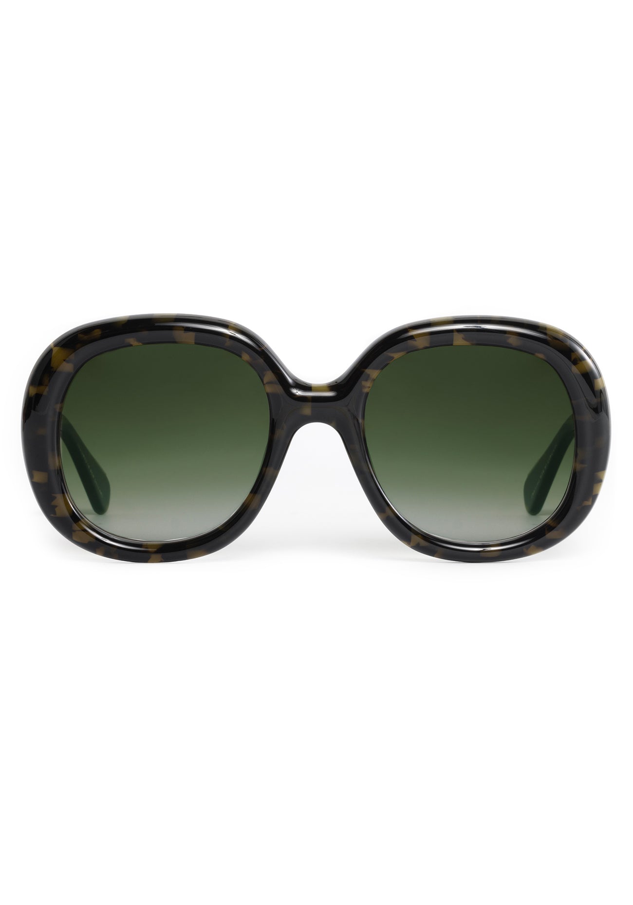 CHLOE in Tortuga Noir