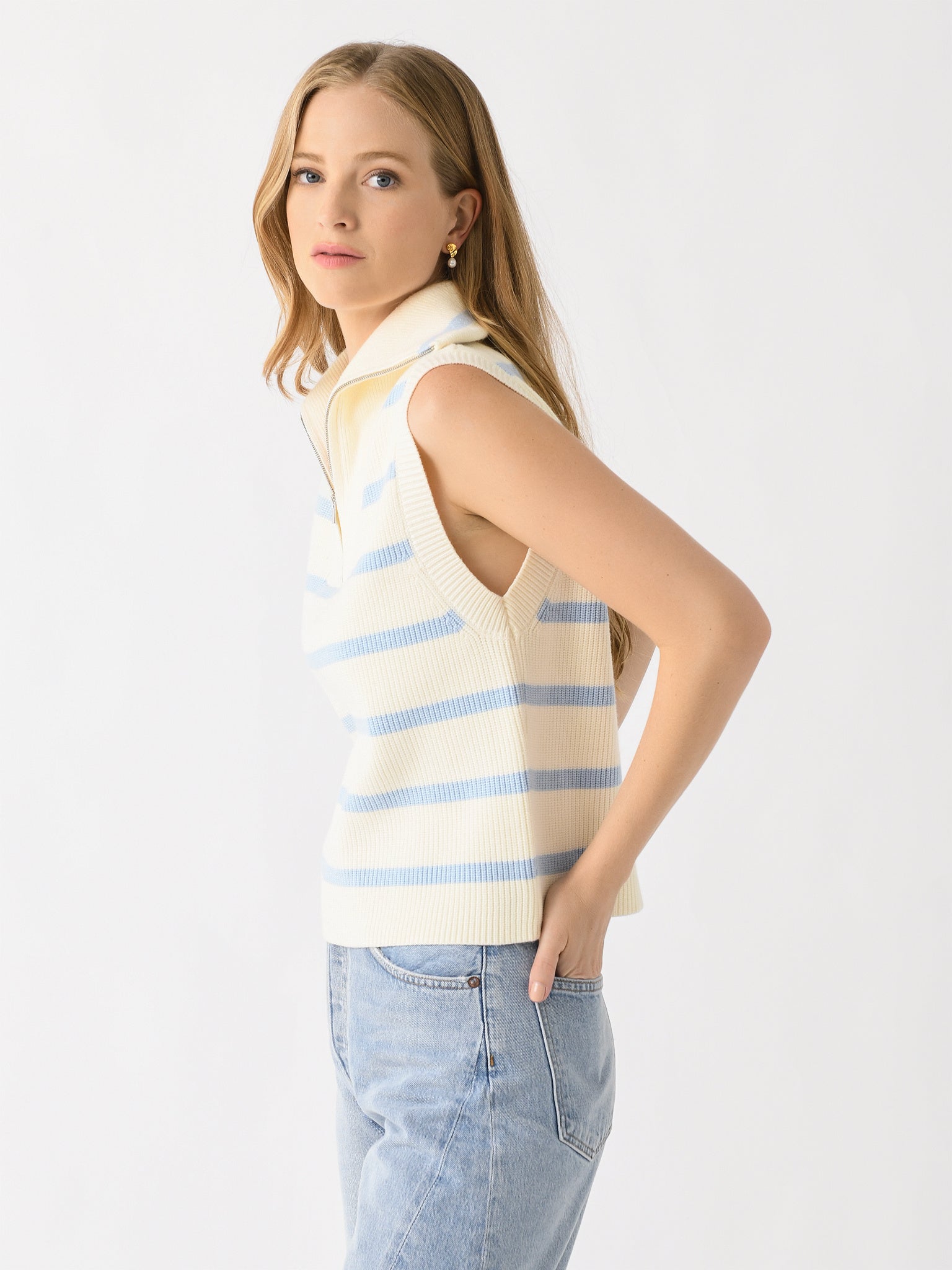 Striped Hald Vest Knit Vest Ivory/ Powder Blue