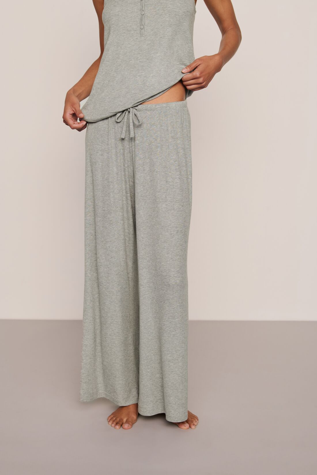 DARK HEATHER GREY