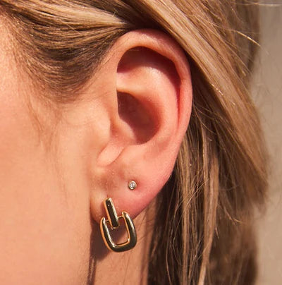Marisol Bezel Stud 2MM Gold