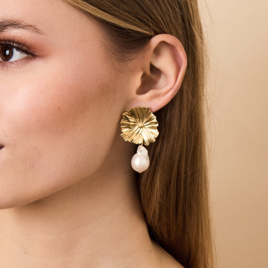 Amary Earrings with Pearls