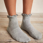 Movement Classic Ruffle Socks