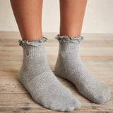 Movement Classic Ruffle Socks