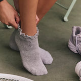 Movement Classic Ruffle Socks